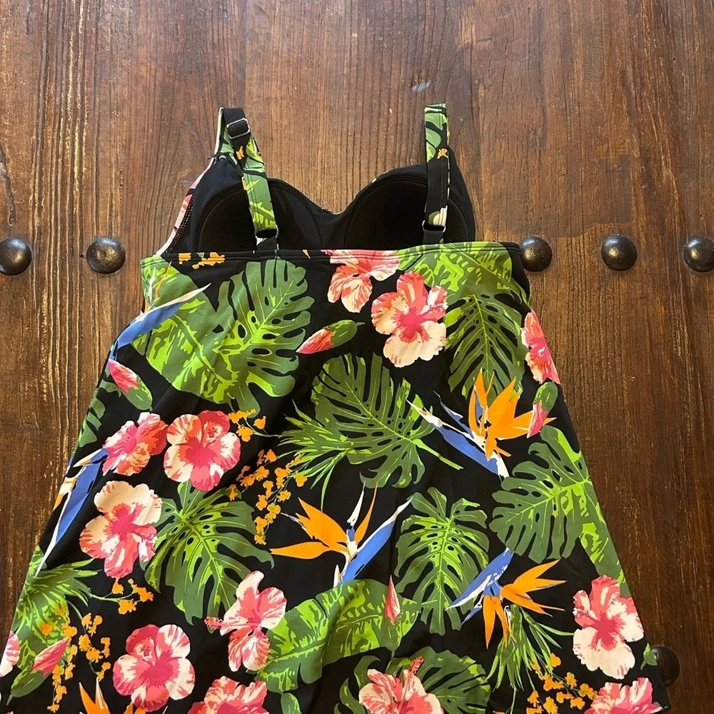 Tropical Floral Women's Bikini Top